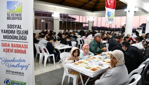 Fethiye Belediyesi'nin iftar yemeğine yoğun ilgi