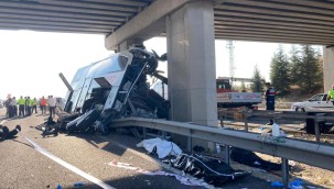 Ankara'da otobüs üst geçide çarptı: 9 ölü var