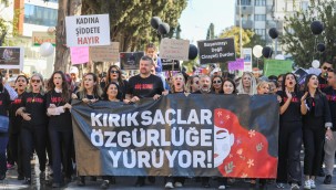 Kırık saçlar özgürlüğe Buca'da yürüdü